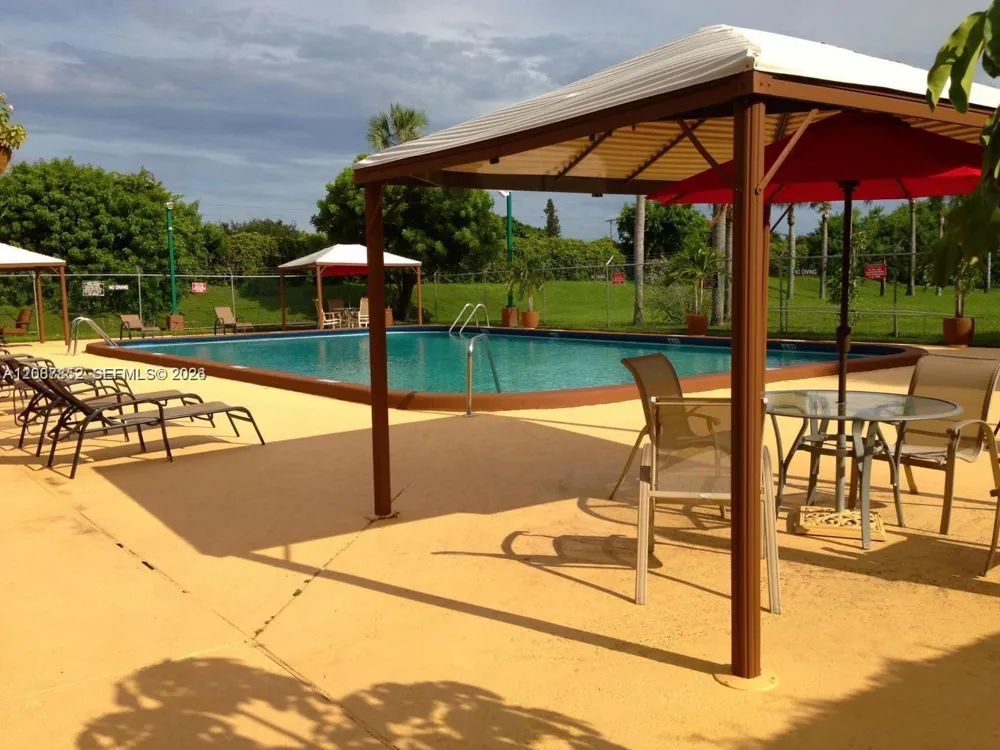 11 Crossings Cir #F Boynton Beach, FL 33435
