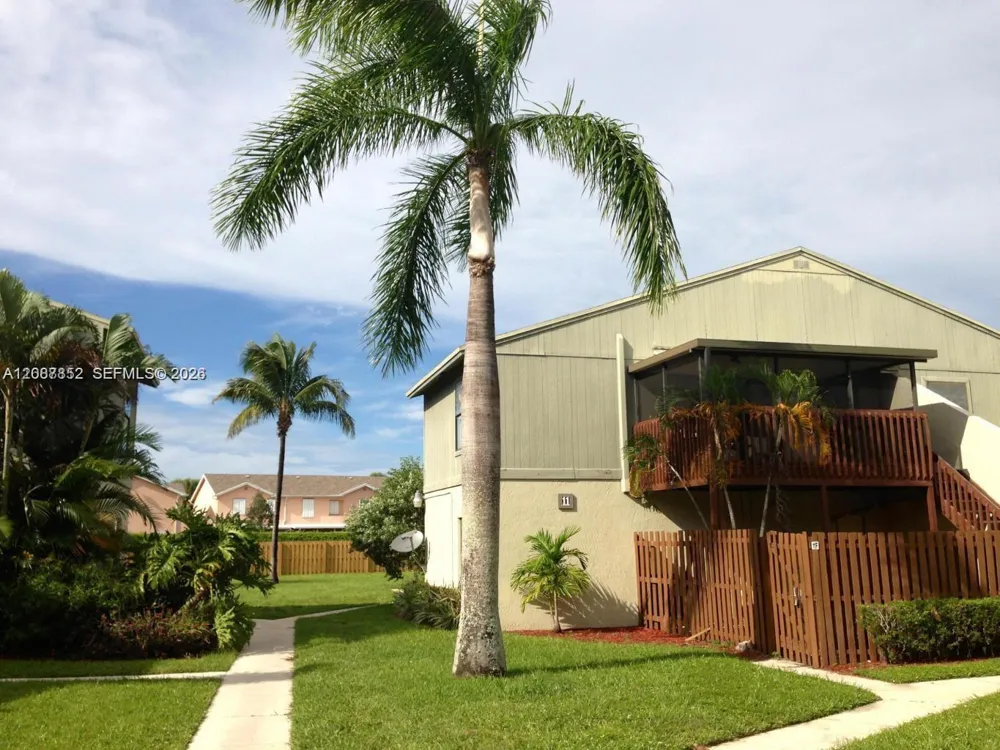 11 Crossings Cir #F Boynton Beach, FL 33435