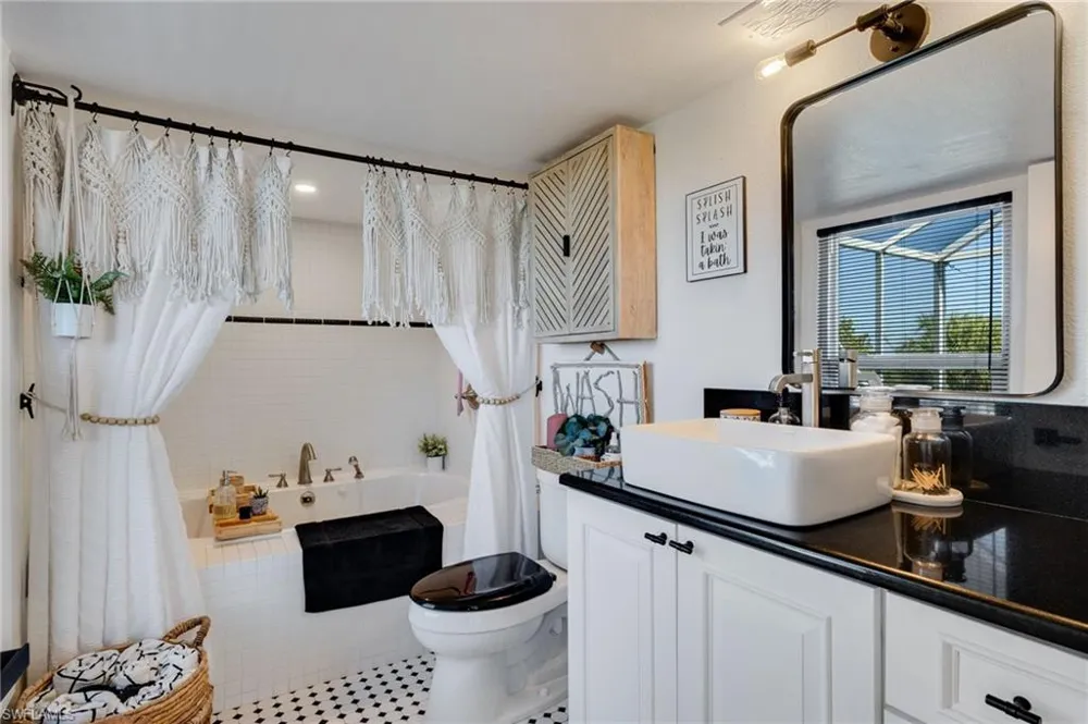 9247 Dimmick Drive Sanibel, FL 33957
