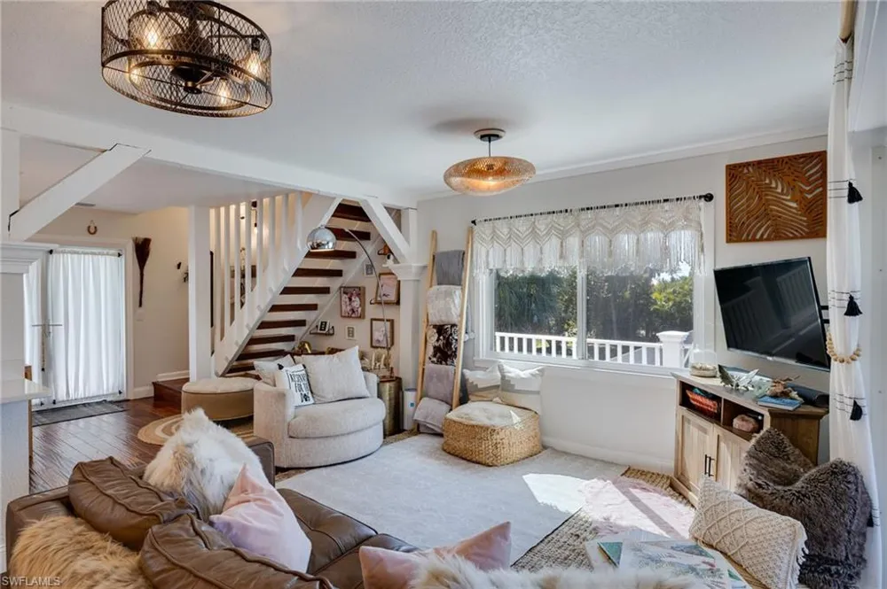 9247 Dimmick Drive Sanibel, FL 33957