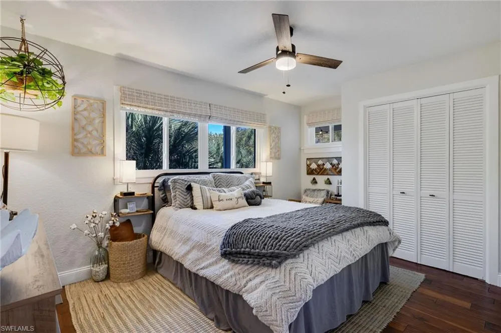 9247 Dimmick Drive Sanibel, FL 33957