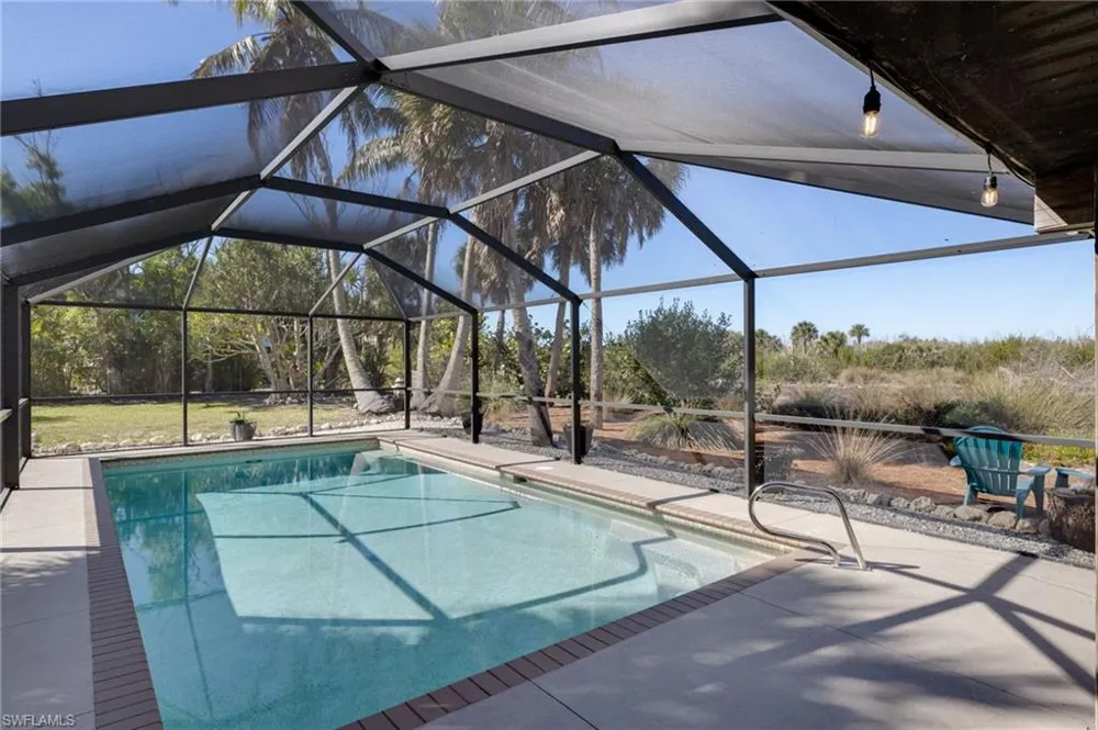 9247 Dimmick Drive Sanibel, FL 33957