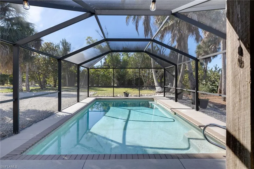 9247 Dimmick Drive Sanibel, FL 33957