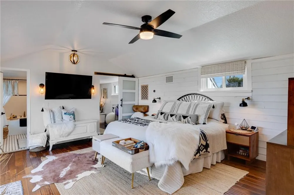 9247 Dimmick Drive Sanibel, FL 33957