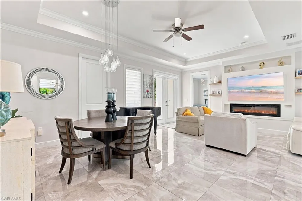 2885 41st Avenue NE Naples, FL 34120
