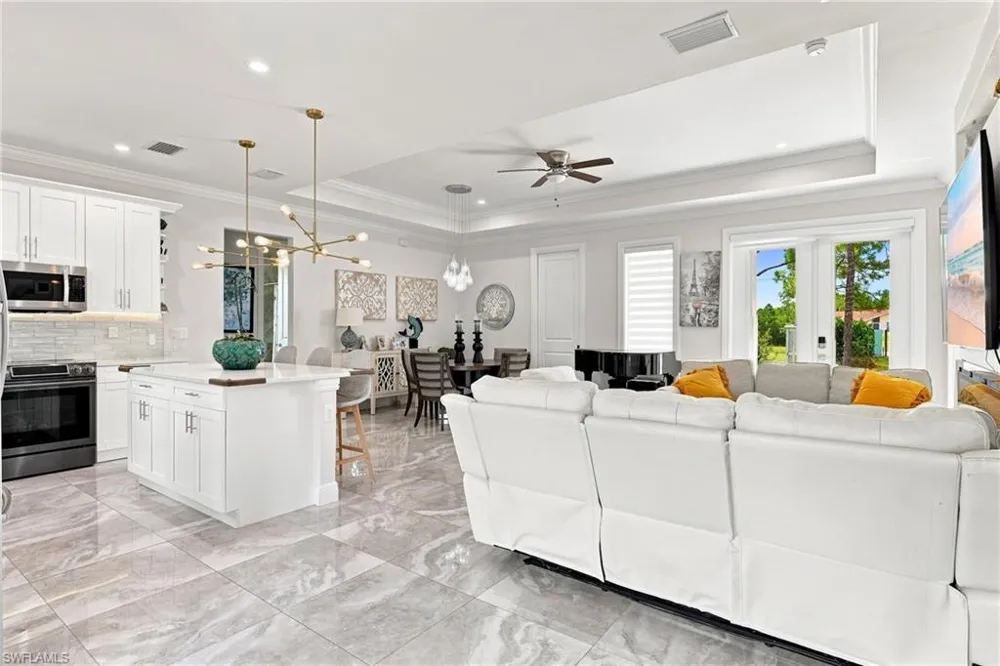 2885 41st Avenue NE Naples, FL 34120