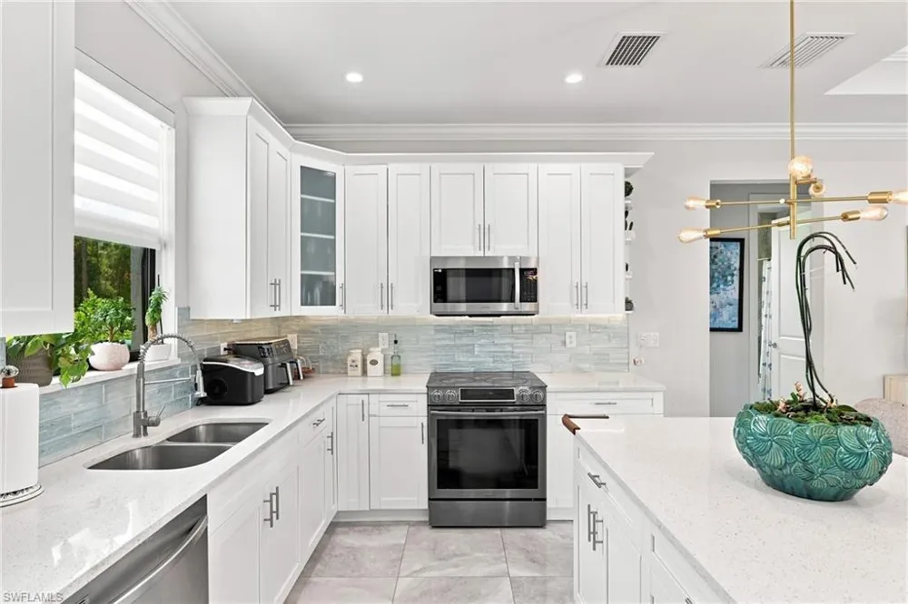 2885 41st Avenue NE Naples, FL 34120