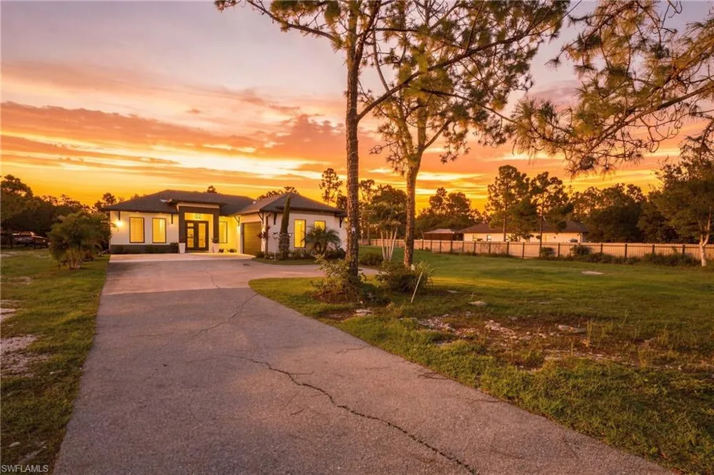 2885 41st Avenue NE Naples, FL 34120