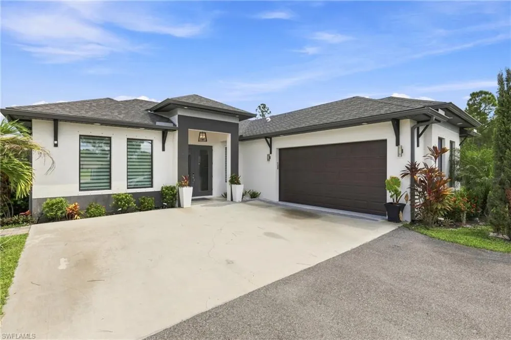 2885 41st Avenue NE Naples, FL 34120