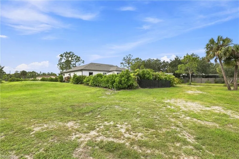 2885 41st Avenue NE Naples, FL 34120