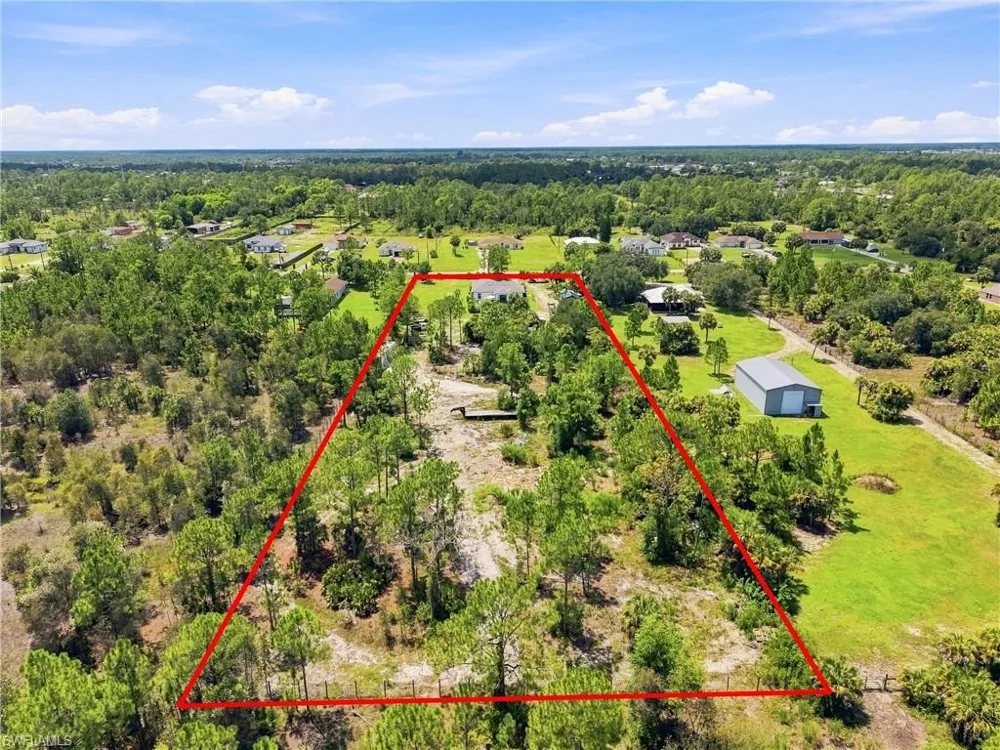 2885 41st Avenue NE Naples, FL 34120