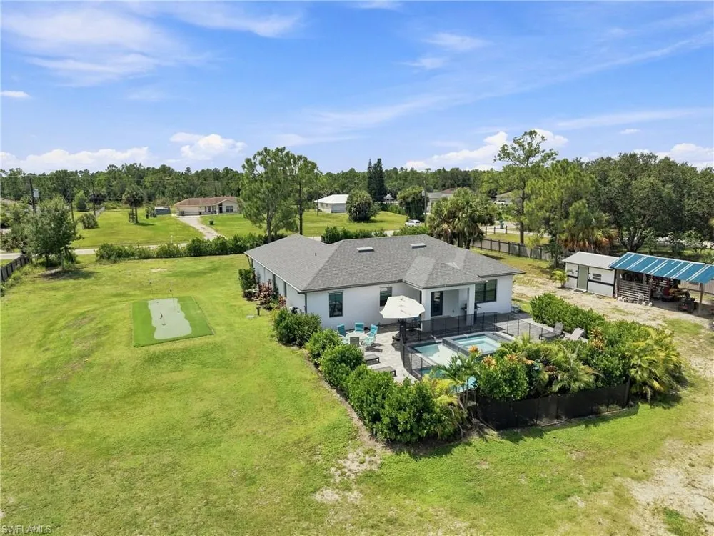 2885 41st Avenue NE Naples, FL 34120