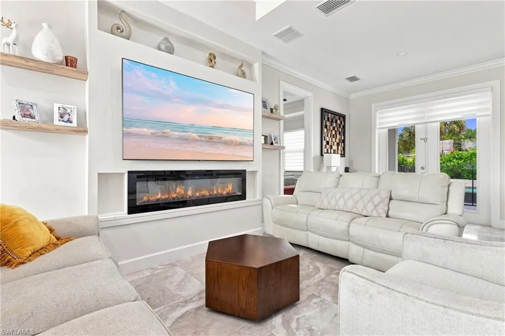 2885 41st Avenue NE Naples, FL 34120
