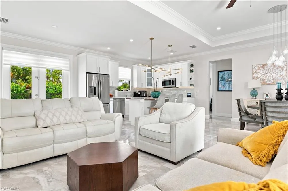2885 41st Avenue NE Naples, FL 34120