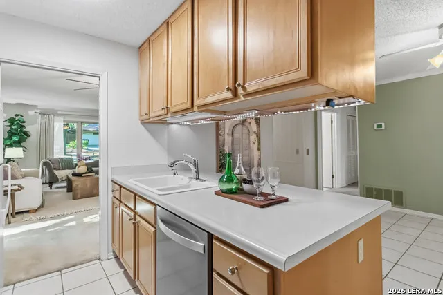 3246 CASTLEDALE DR #27 San Antonio, TX 78230