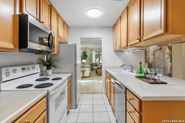 3246 CASTLEDALE DR #27 San Antonio, TX 78230