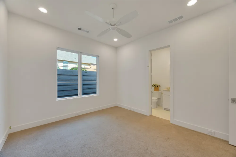 5552 Longview Street Dallas, TX 75206