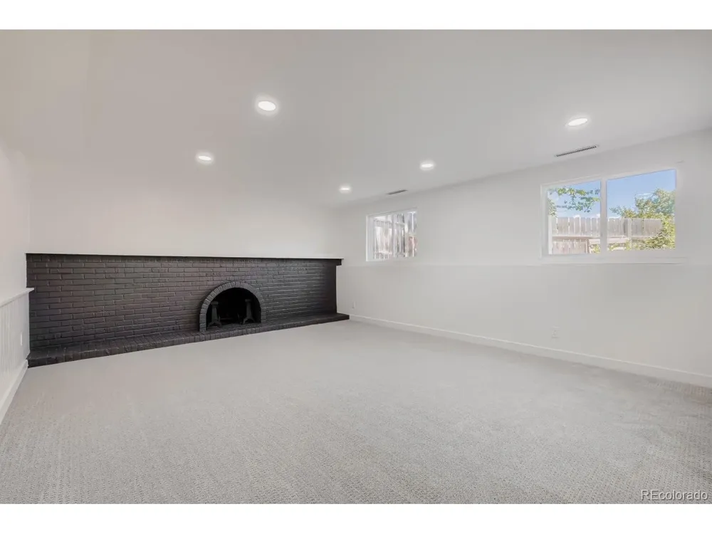 3817 Midsummer Lane Colorado Springs, CO 80917