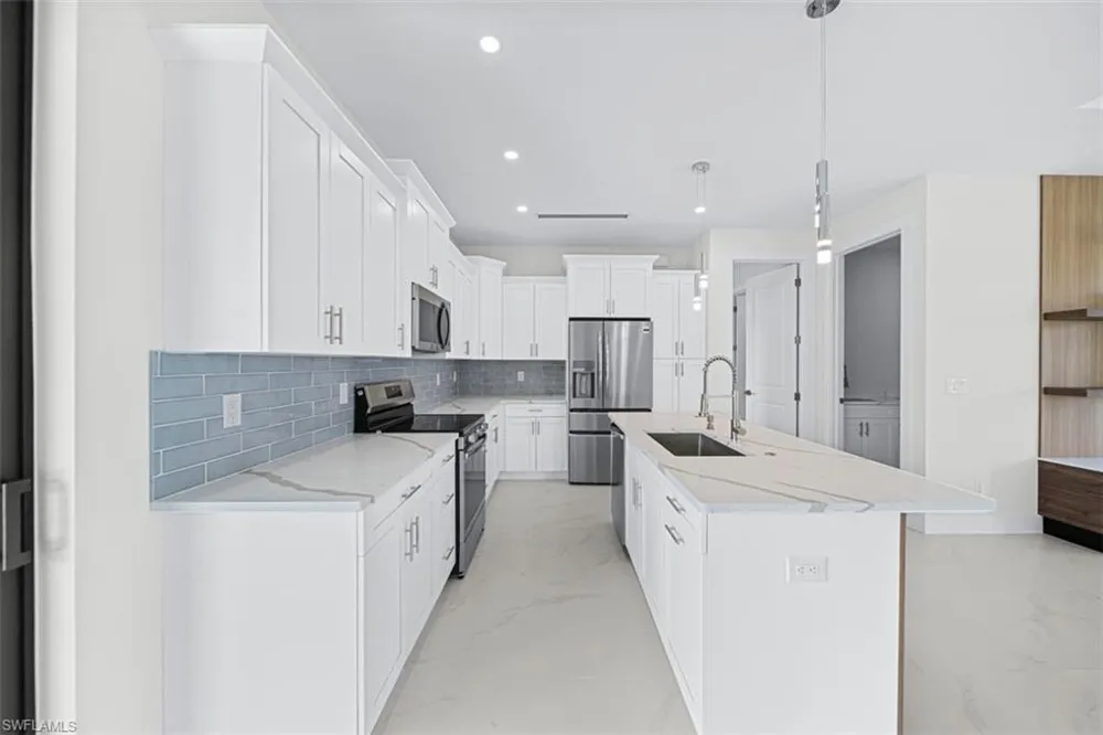1024 NE 1st Place Cape Coral, FL 33909