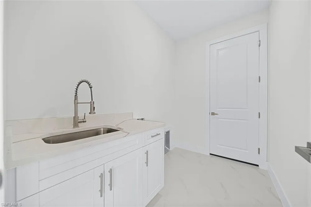 1024 NE 1st Place Cape Coral, FL 33909