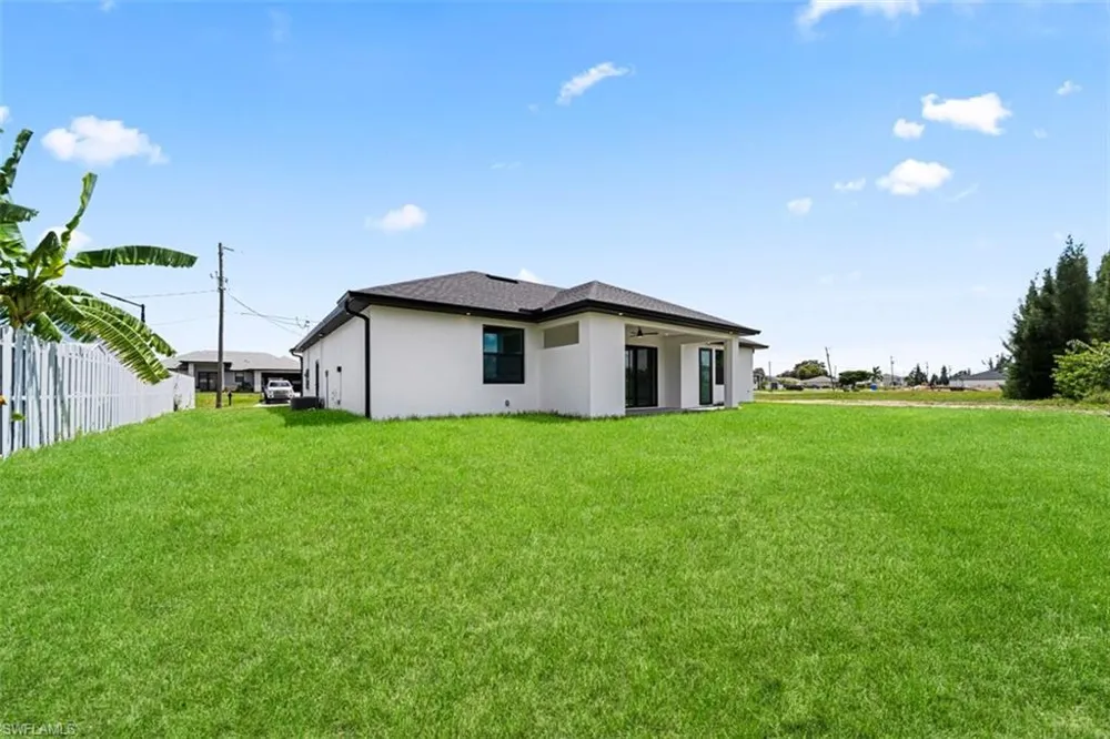 1024 NE 1st Place Cape Coral, FL 33909