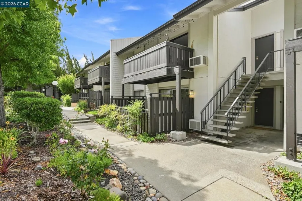 1447 Marchbanks Dr #1 Walnut Creek, CA 94598
