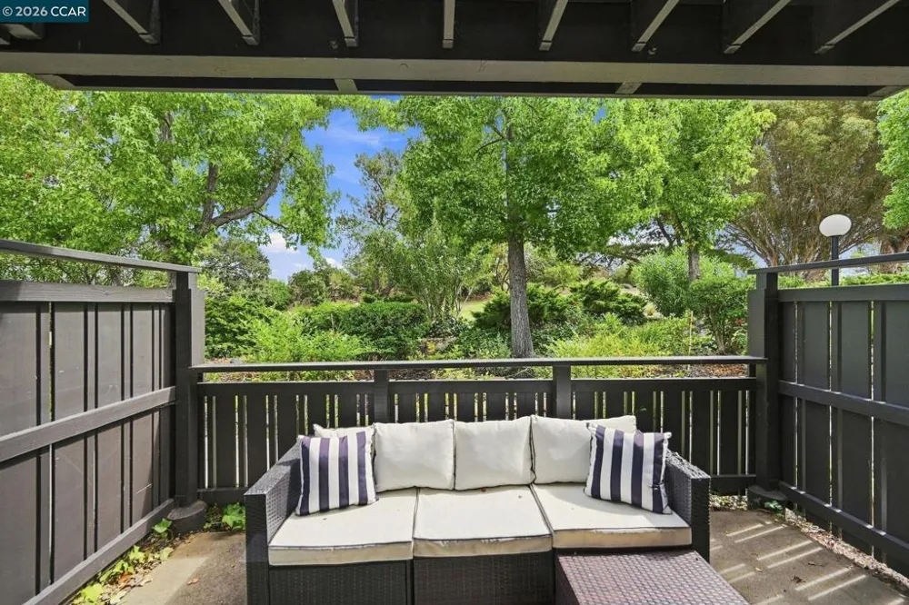 1447 Marchbanks Dr #1 Walnut Creek, CA 94598