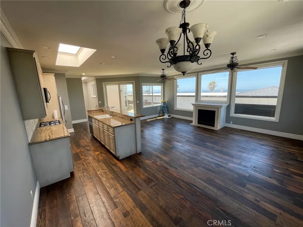 130 30th Street Hermosa Beach, CA 90254