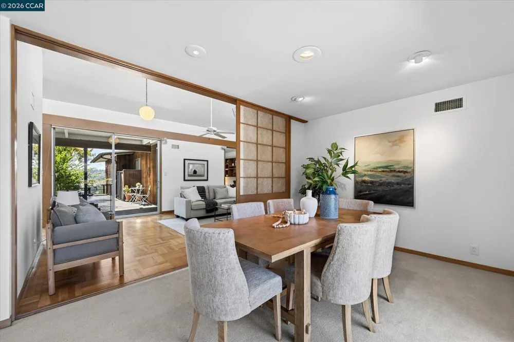 20 Donald Dr Orinda, CA 94563
