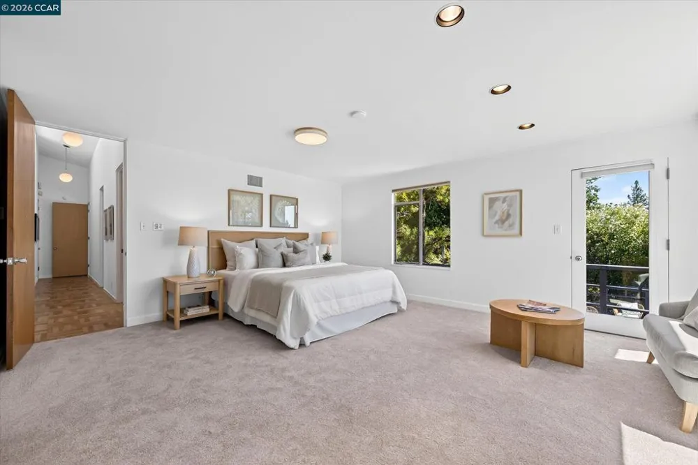 20 Donald Dr Orinda, CA 94563