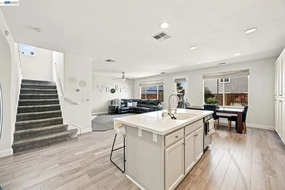 3694 OTTER BROOK LOOP Discovery Bay, CA 94505