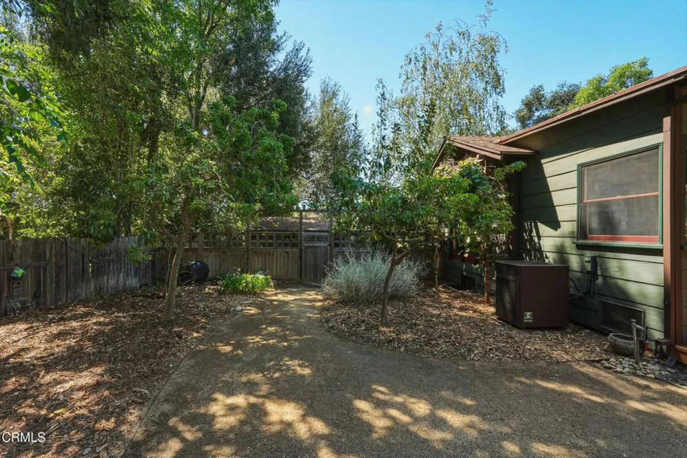 467 E Sacramento Street Altadena, CA 91001