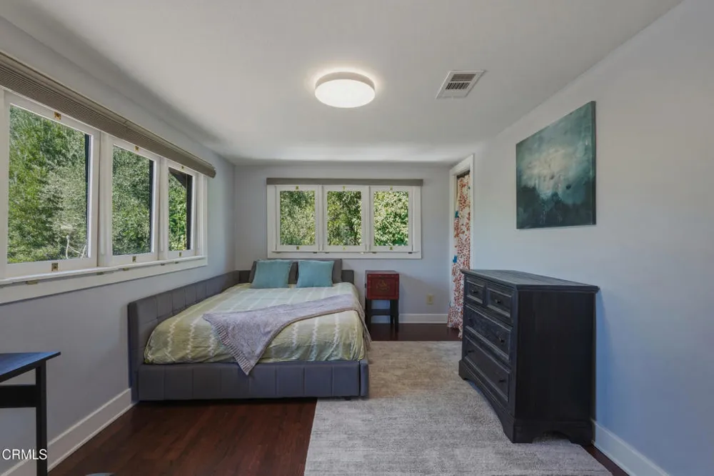 467 E Sacramento Street Altadena, CA 91001