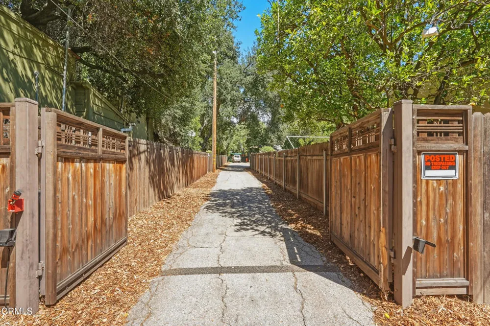 467 E Sacramento Street Altadena, CA 91001