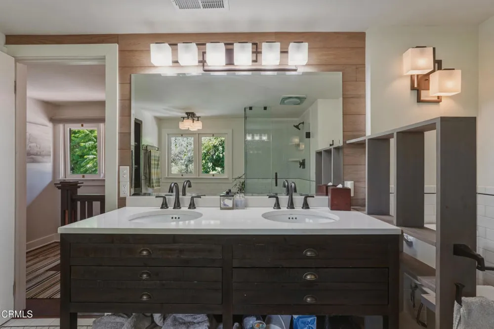 467 E Sacramento Street Altadena, CA 91001