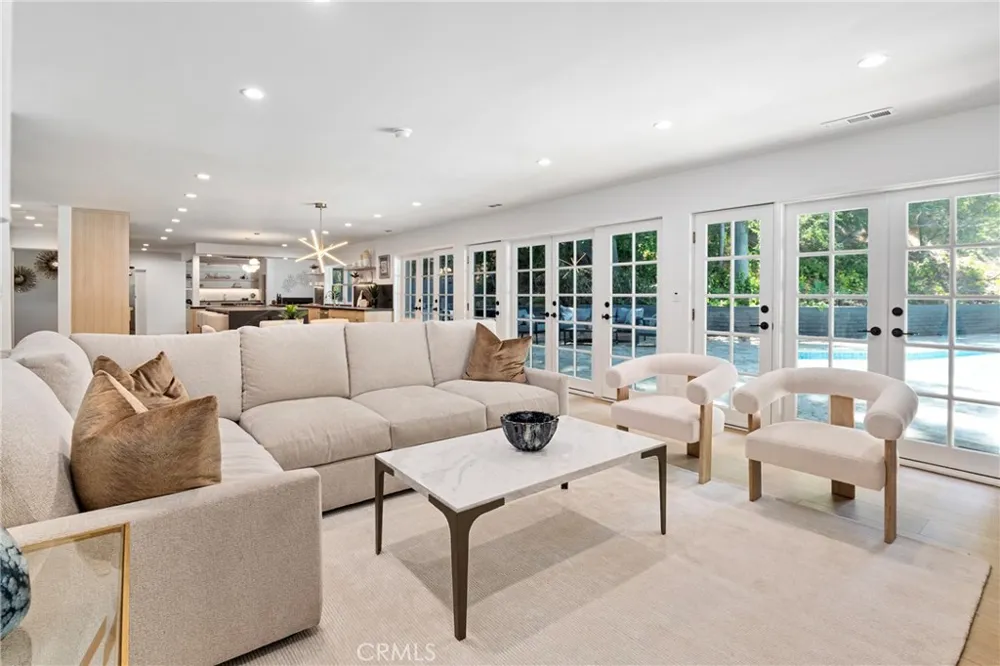 20225 Allentown Drive Woodland Hills, CA 91364