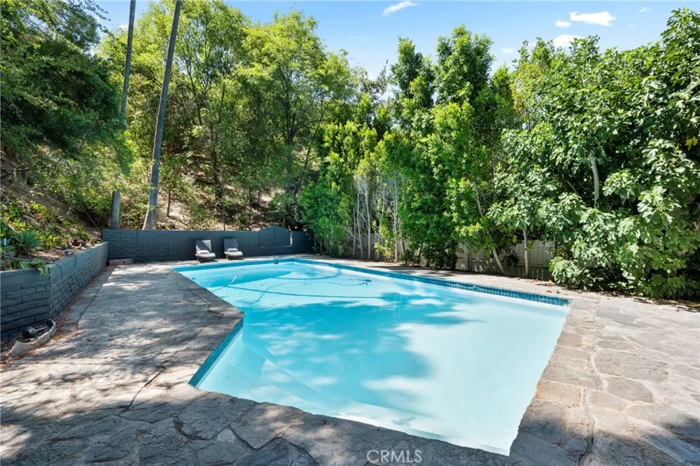20225 Allentown Drive Woodland Hills, CA 91364