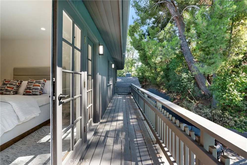 20225 Allentown Drive Woodland Hills, CA 91364