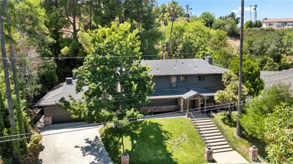 20225 Allentown Drive Woodland Hills, CA 91364