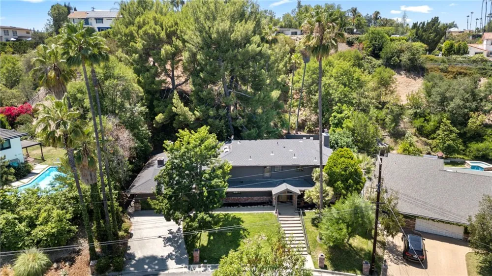 20225 Allentown Drive Woodland Hills, CA 91364