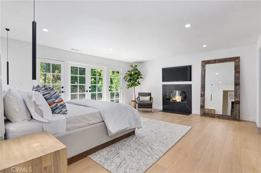 20225 Allentown Drive Woodland Hills, CA 91364