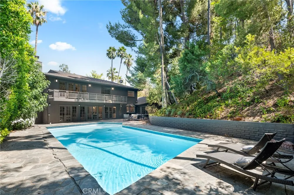 20225 Allentown Drive Woodland Hills, CA 91364