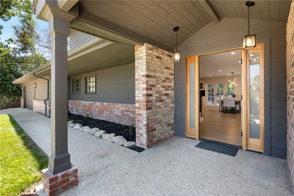 20225 Allentown Drive Woodland Hills, CA 91364