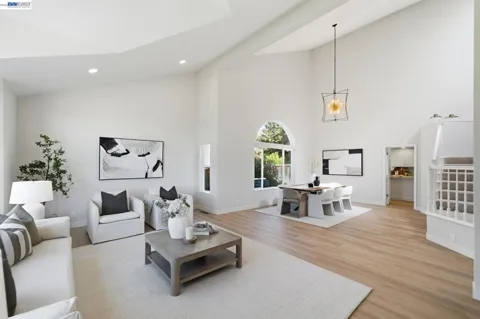 47 Palacio Ct