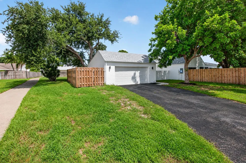 905 NW 21ST WAY Delray Beach, FL 33445