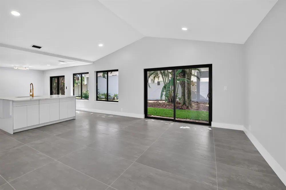 905 NW 21ST WAY Delray Beach, FL 33445