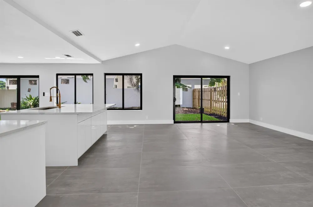 905 NW 21ST WAY Delray Beach, FL 33445
