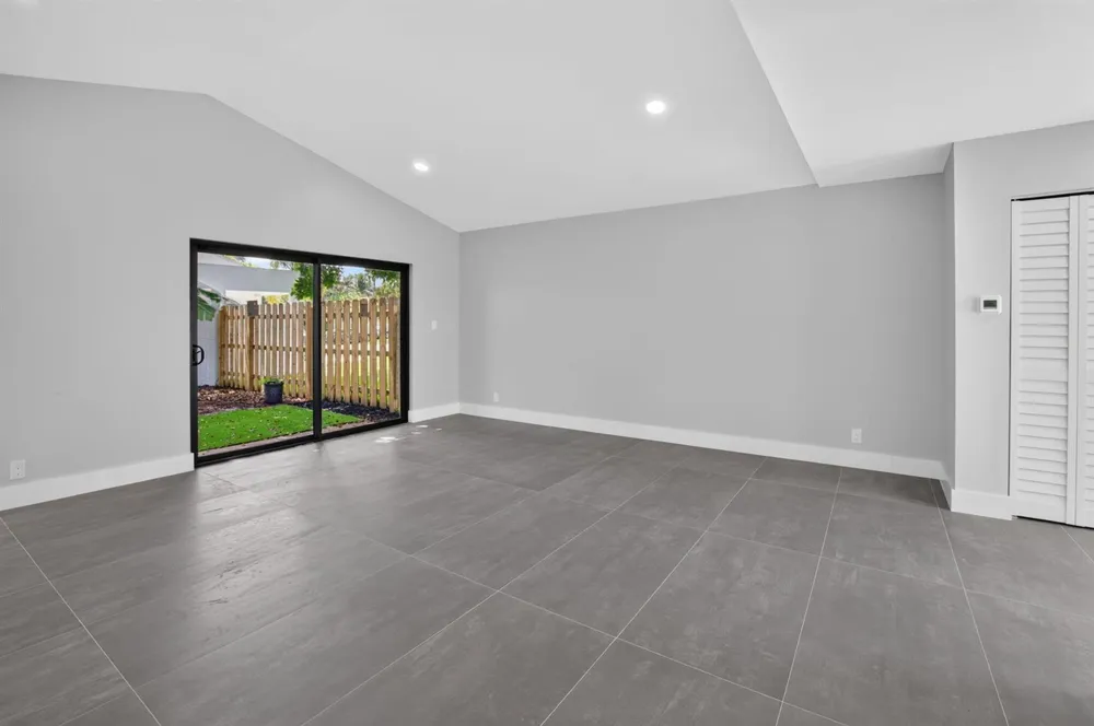 905 NW 21ST WAY Delray Beach, FL 33445
