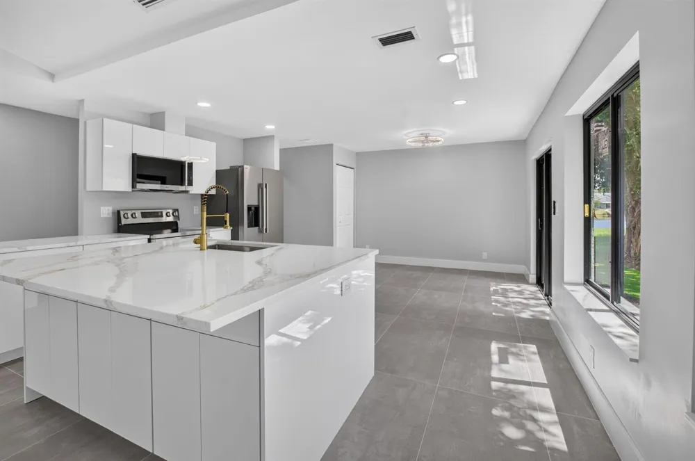 905 NW 21ST WAY Delray Beach, FL 33445