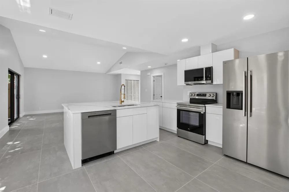 905 NW 21ST WAY Delray Beach, FL 33445